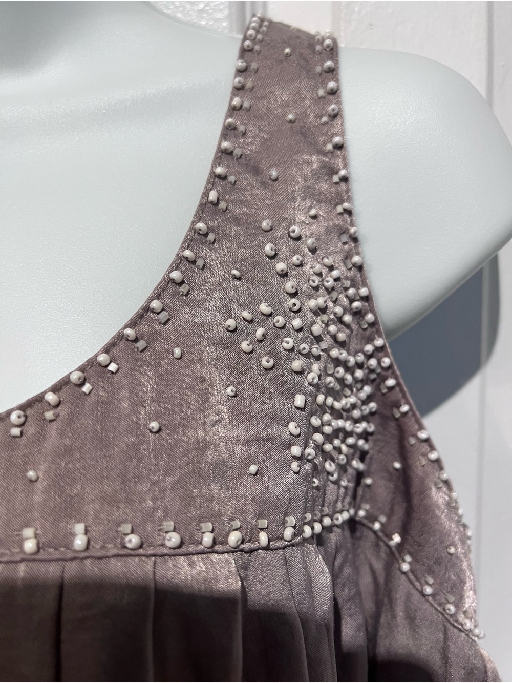 Forever 21 Taupe Sleeveless Embellished Beaded Scoop Neck Top Size M NWOT - Picture 4 of 11